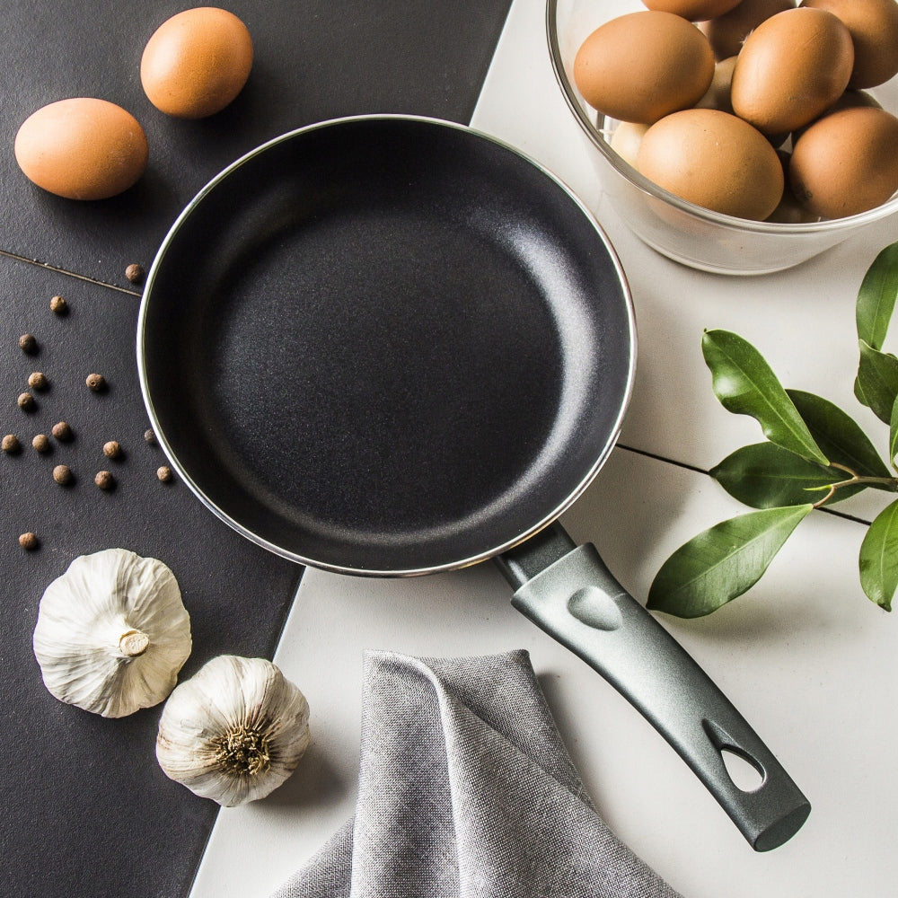 Patelnia tradycyjna Ambition Graphite 20 cm teflonowa