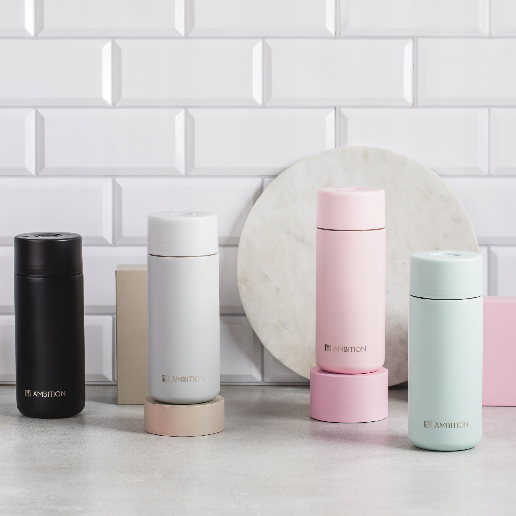 320029 Kubek termiczny Calido 400 ml czarny AMBITION