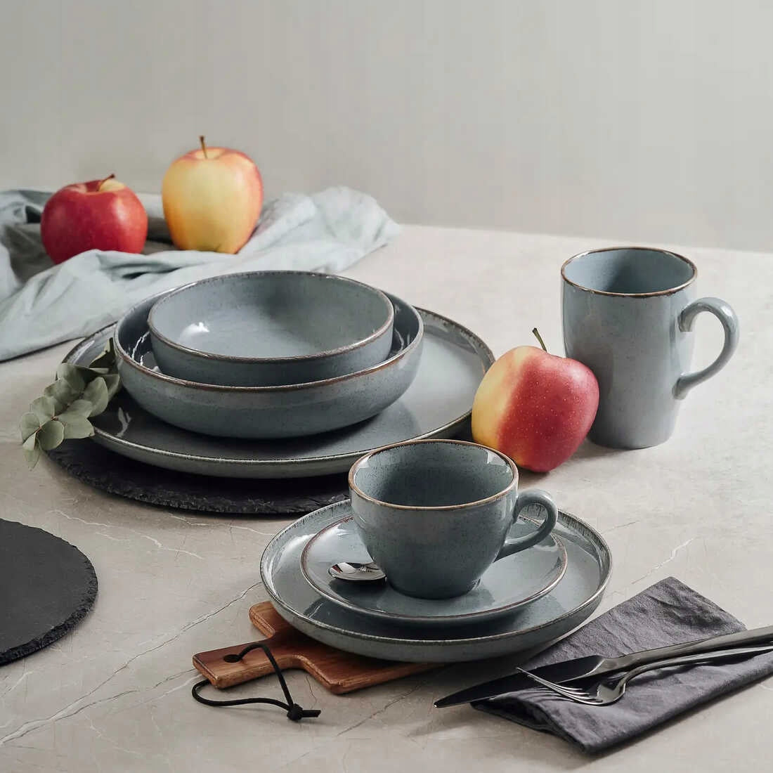 AMBITION CRAFT SPODEK POD FILIŻANKĘ 14,5 CM PORCELANA NIEBIESKI