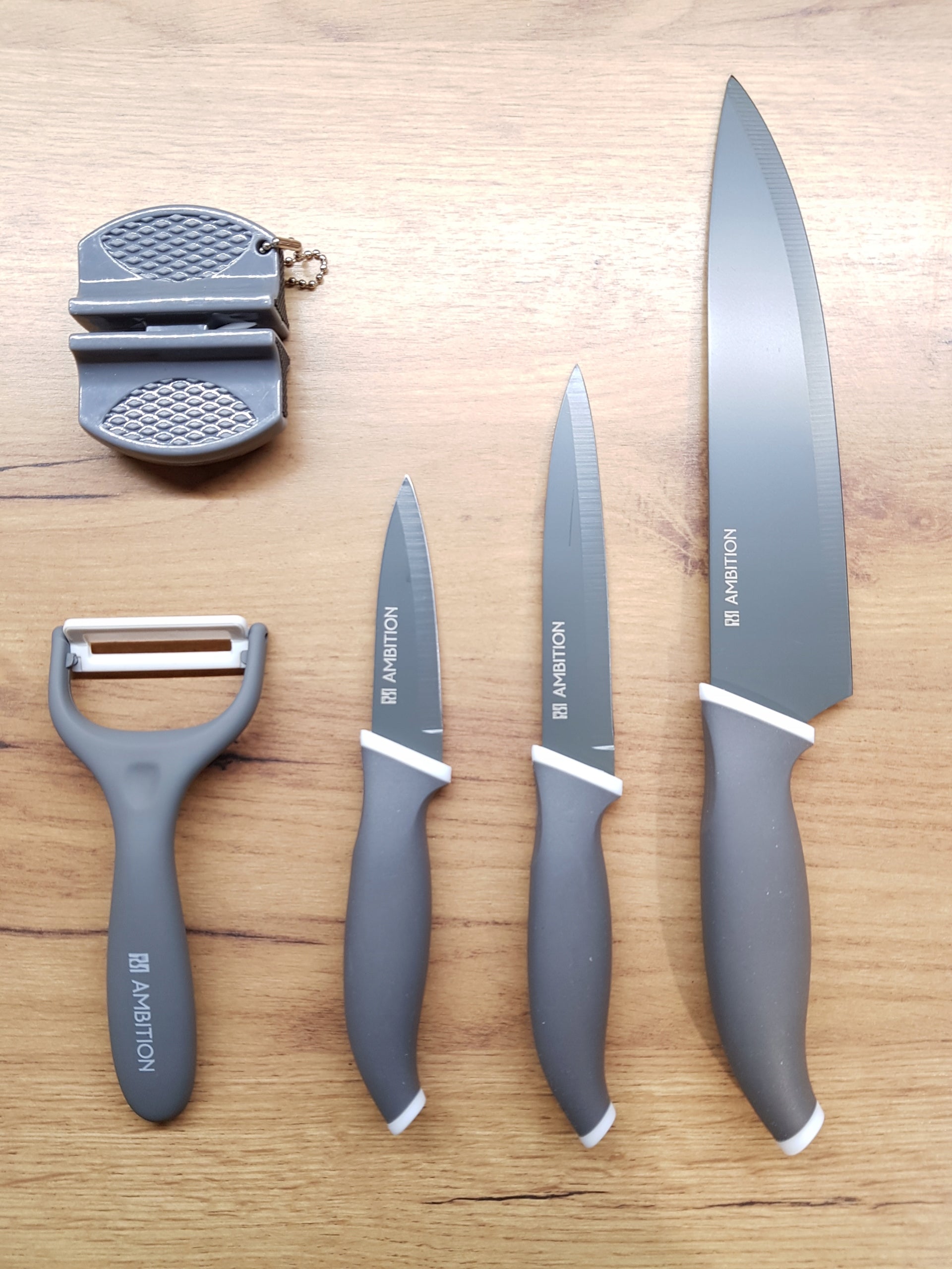 320143 Komplet zestaw 3 noży z ostrzałką i obieraczką szary AMBITION
