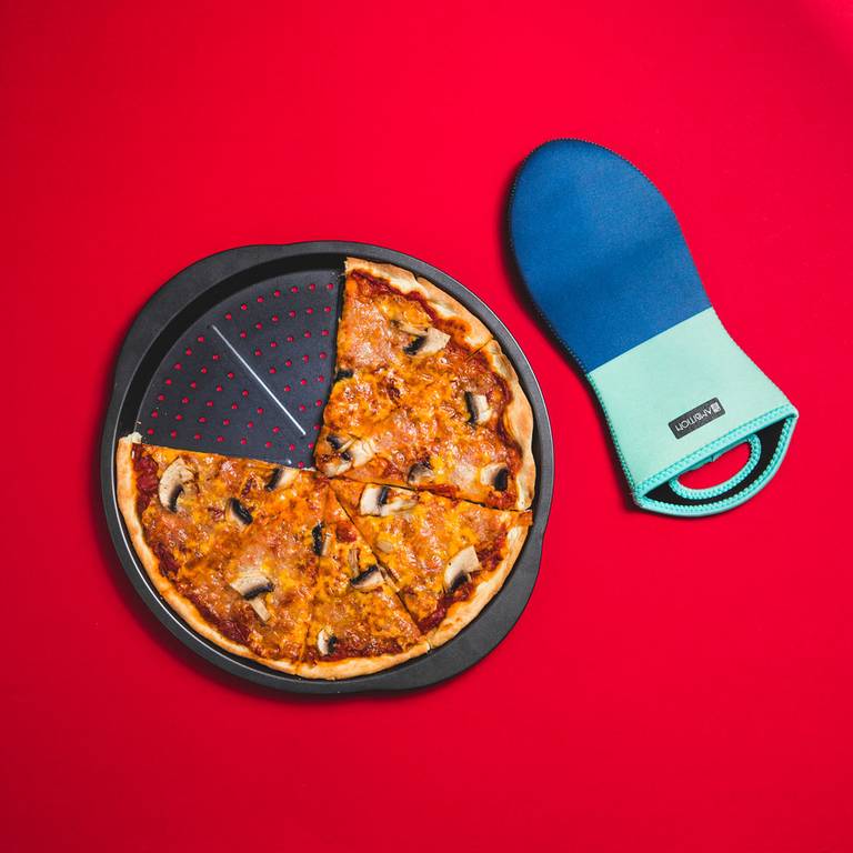 Blacha do pizzy Ambition 35,5 x 38cm średnica 35,5cm